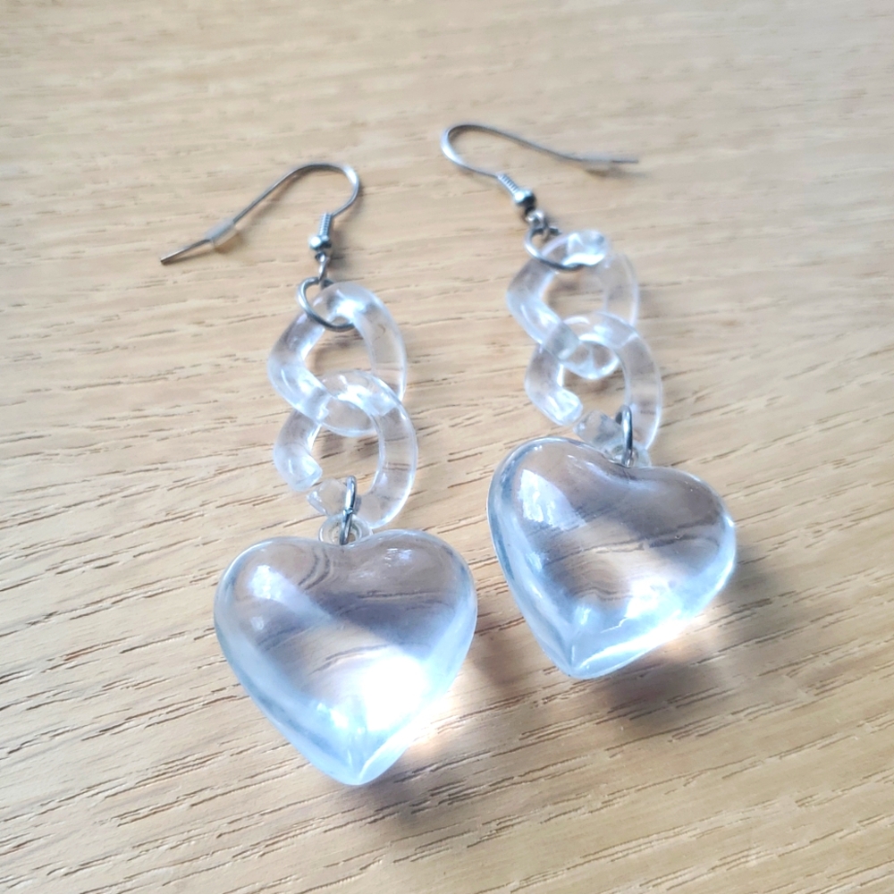 Adorable Acrylic chain & Heart Earrings